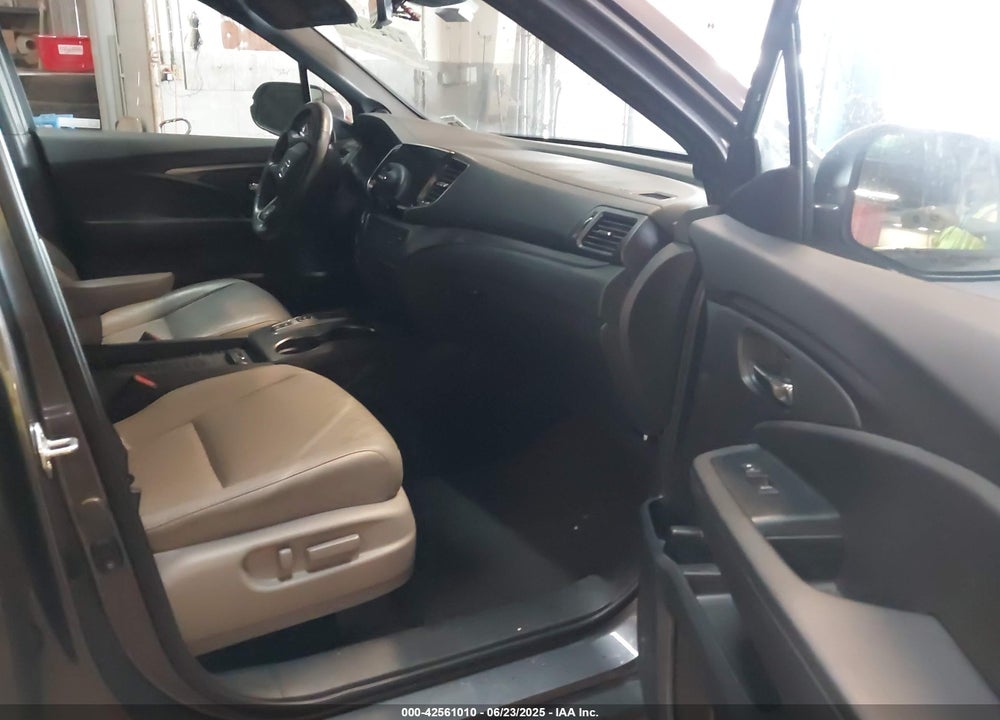 2021 HONDA PASSPORT VIN: 5FNYF8H56MB012533
