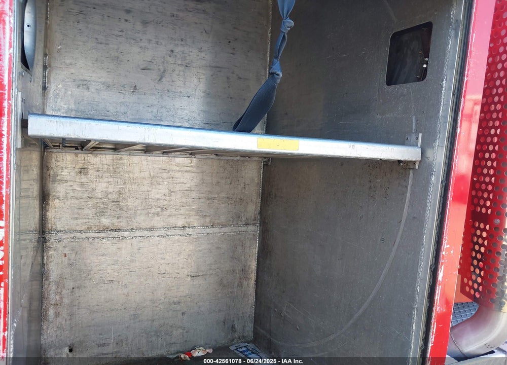 2010 KENWORTH CONSTRUCTION VIN: 2NKHHM7A3AM263460