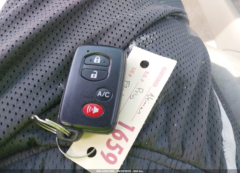 2010 TOYOTA PRIUS III VIN: JTDKN3DU1A0050271