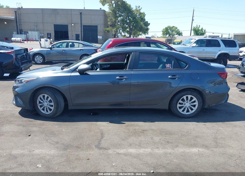 2023 KIA FORTE VIN: 3KPF24AD1PE572371