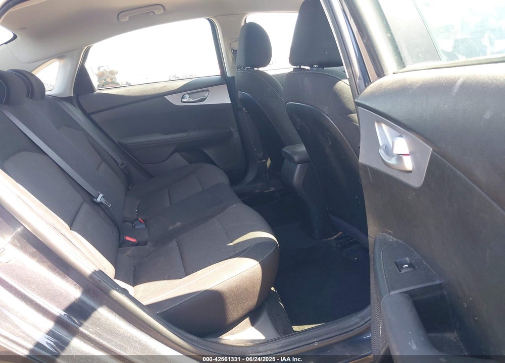 2023 KIA FORTE VIN: 3KPF24AD1PE572371