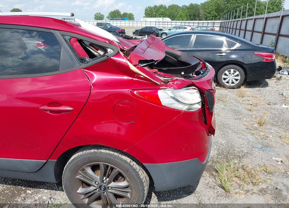 2014 HYUNDAI TUCSON SE VIN: KM8JU3AG1EU882880
