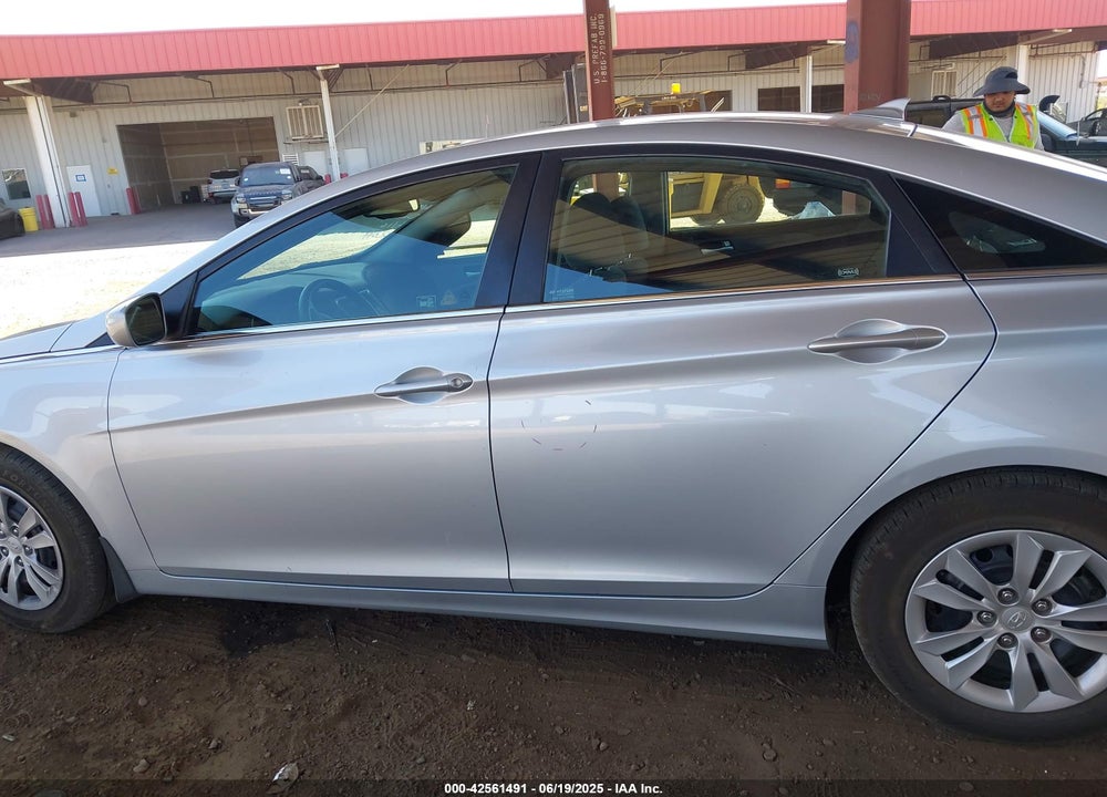 2013 HYUNDAI SONATA VIN: 5NPEB4AC1DH556780