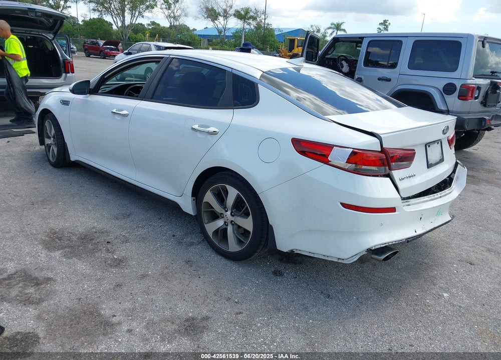 2019 KIA OPTIMA VIN: 5XXGT4L36KG310304