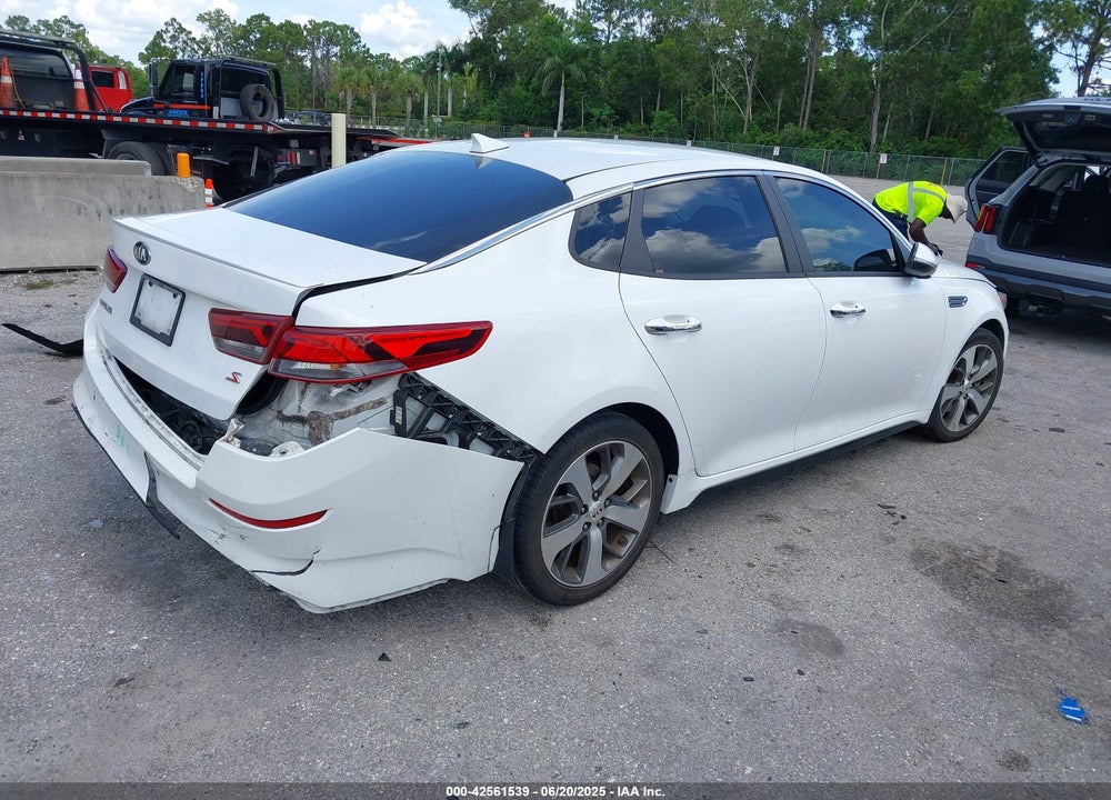 2019 KIA OPTIMA VIN: 5XXGT4L36KG310304