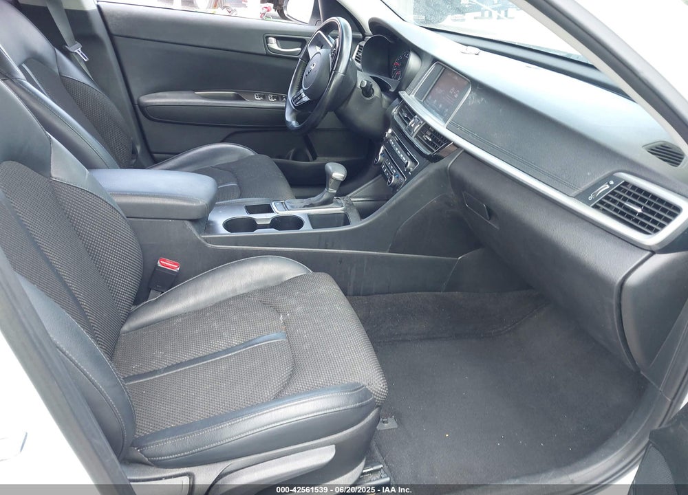 2019 KIA OPTIMA VIN: 5XXGT4L36KG310304
