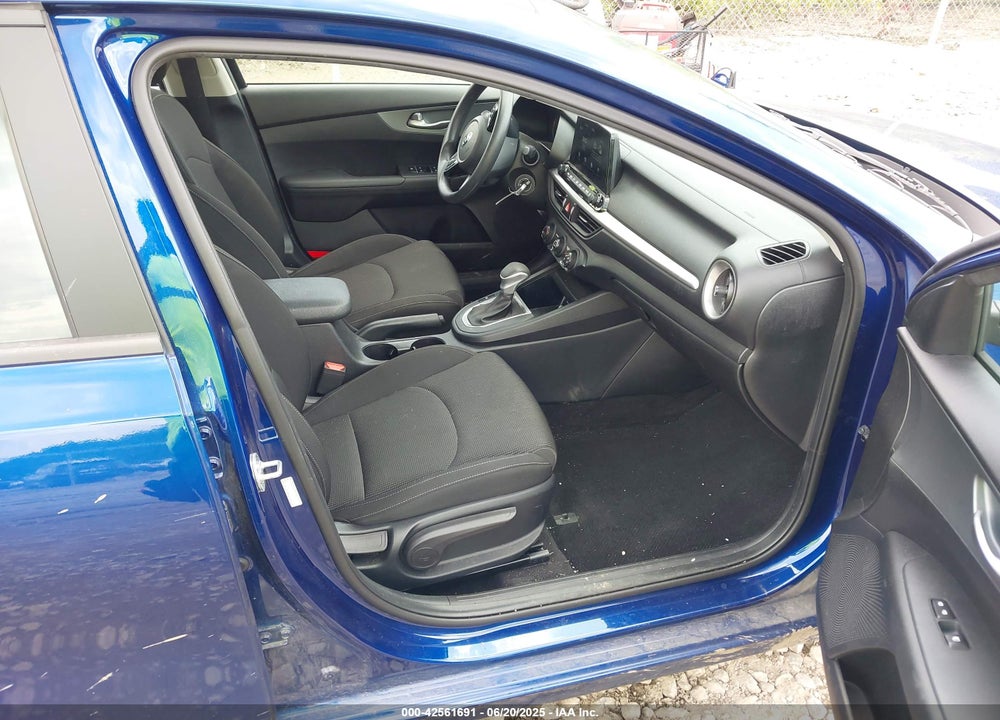 2021 KIA FORTE VIN: 3KPF24AD3ME399996