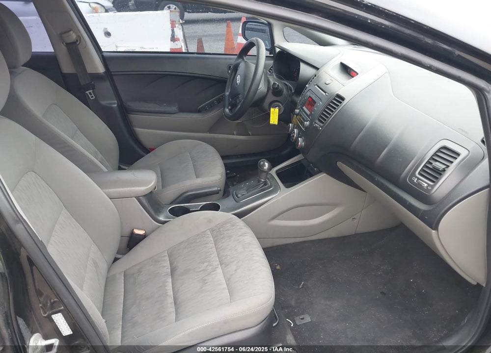 2014 KIA FORTE VIN: KNAFK4A65E5124612