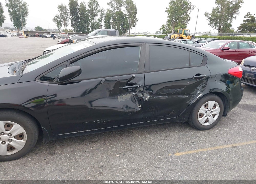 2014 KIA FORTE VIN: KNAFK4A65E5124612