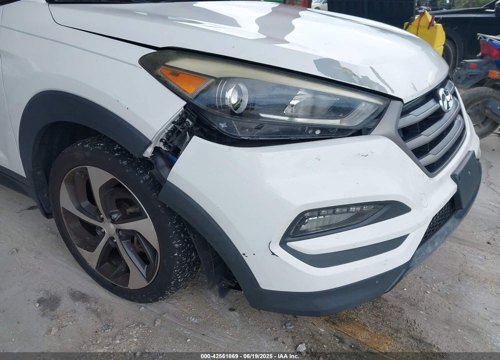2016 HYUNDAI TUCSON SPORT VIN: KM8J33A20GU074997