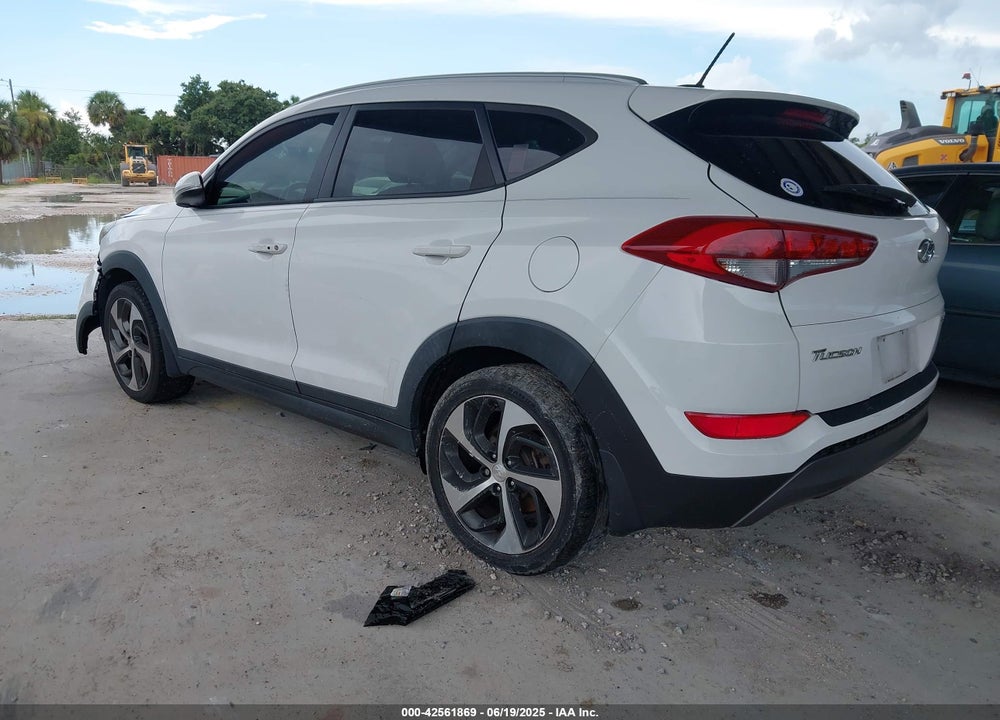 2016 HYUNDAI TUCSON SPORT VIN: KM8J33A20GU074997