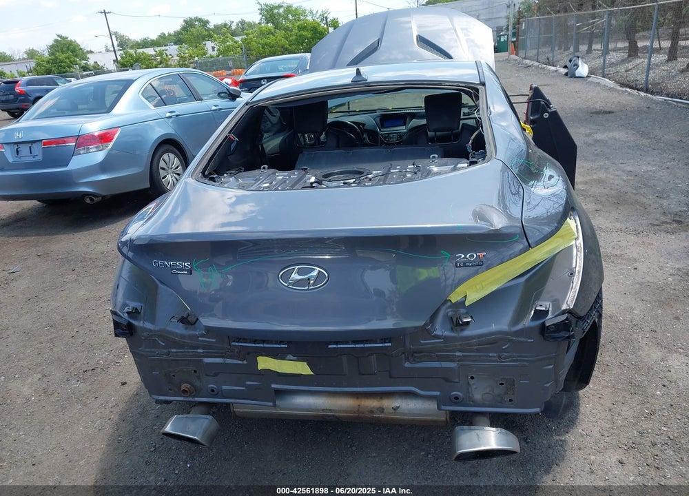 2014 HYUNDAI GENESIS VIN: KMHHT6KD6EU114447