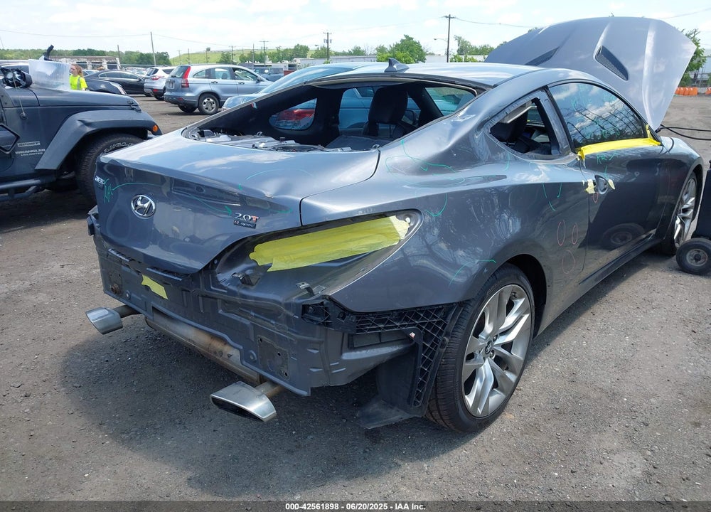 2014 HYUNDAI GENESIS VIN: KMHHT6KD6EU114447