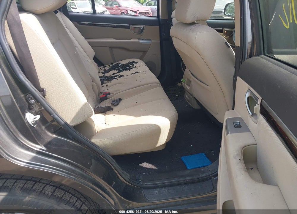 2011 HYUNDAI SANTA FE VIN: 5XYZGDAB8BG031620