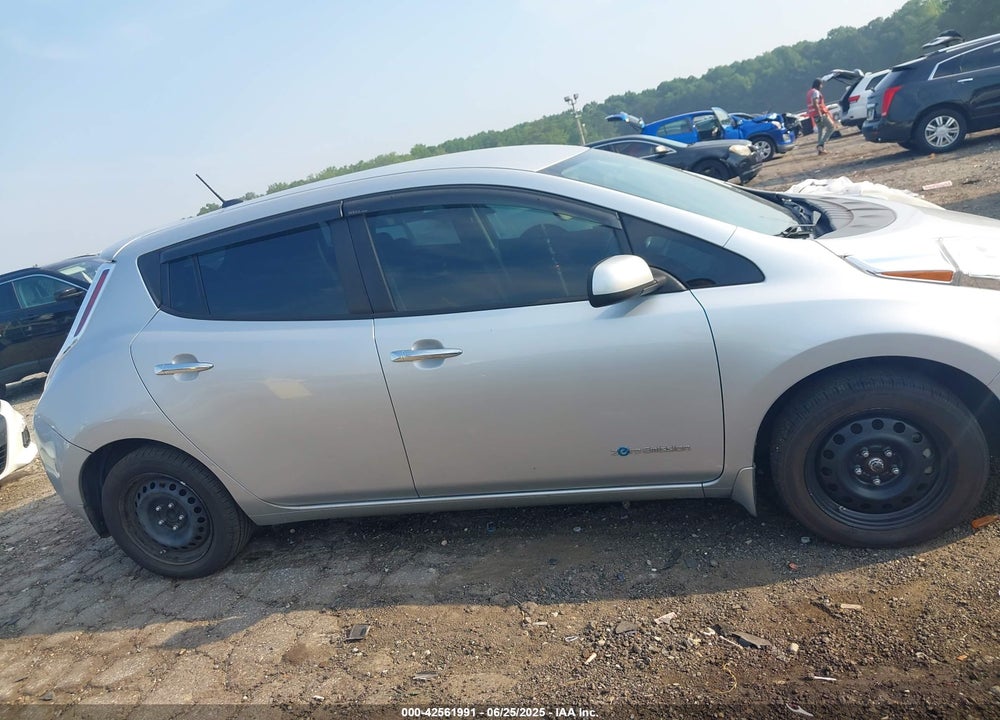 2015 NISSAN LEAF VIN: 1N4AZ0CP5FC310127