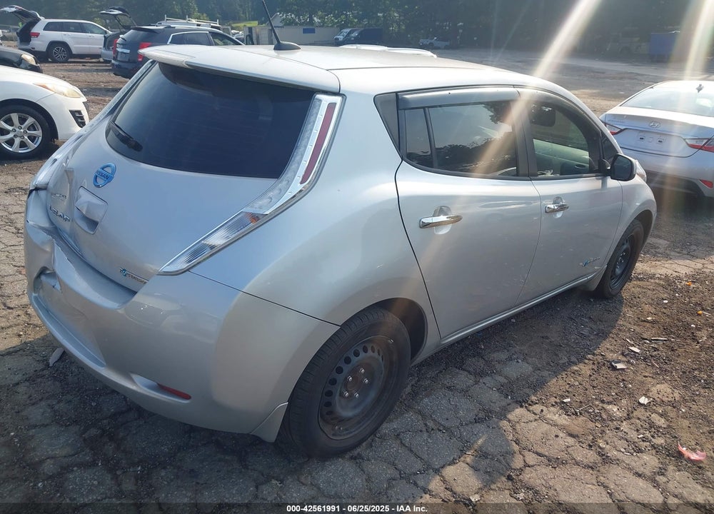 2015 NISSAN LEAF VIN: 1N4AZ0CP5FC310127