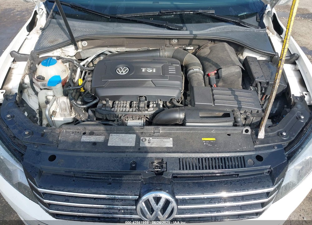 2014 VOLKSWAGEN PASSAT VIN: 1VWAT7A35EC117895