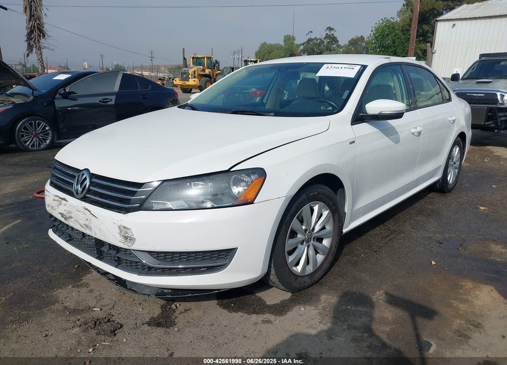 2014 VOLKSWAGEN PASSAT VIN: 1VWAT7A35EC117895