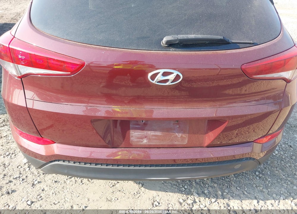 2016 HYUNDAI TUCSON VIN: KM8J33A44GU092050