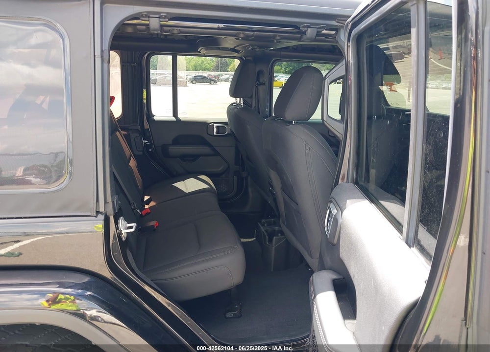 2020 JEEP WRANGLER UNLIMITED SAHARA 4X4 VIN: 1C4HJXEN1LW167689