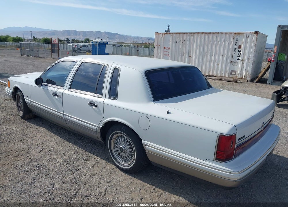 1991 LINCOLN TOWN CAR SIGNATURE VIN: 1LNCM82W4MY780461