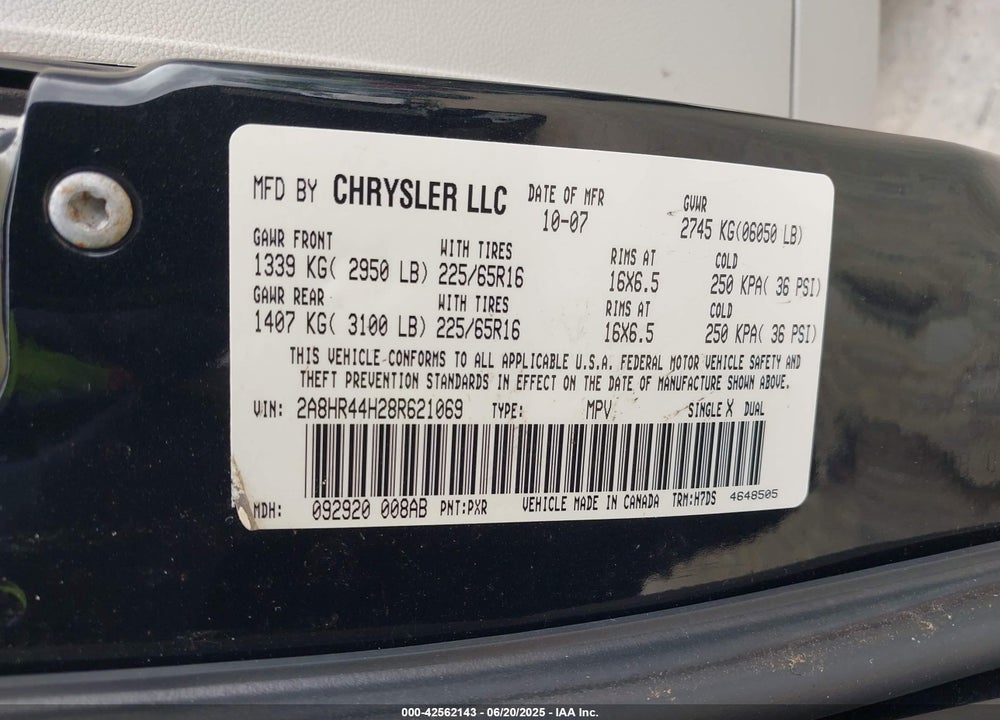 2008 CHRYSLER TOWN & COUNTRY LX VIN: 2A8HR44H28R621069