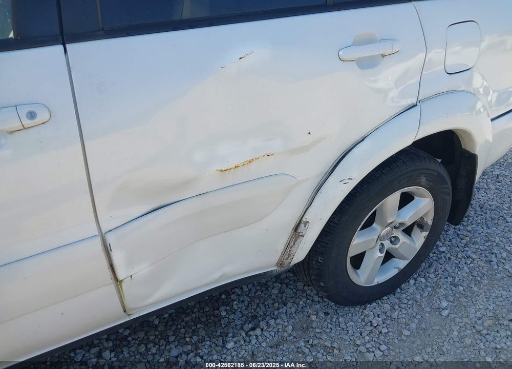 2004 TOYOTA RAV4 VIN: JTEHD20V240015888