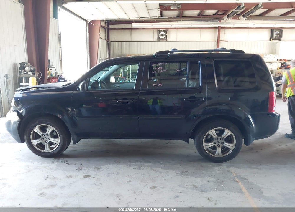 2015 HONDA PILOT EX-L VIN: 5FNYF4H61FB001752
