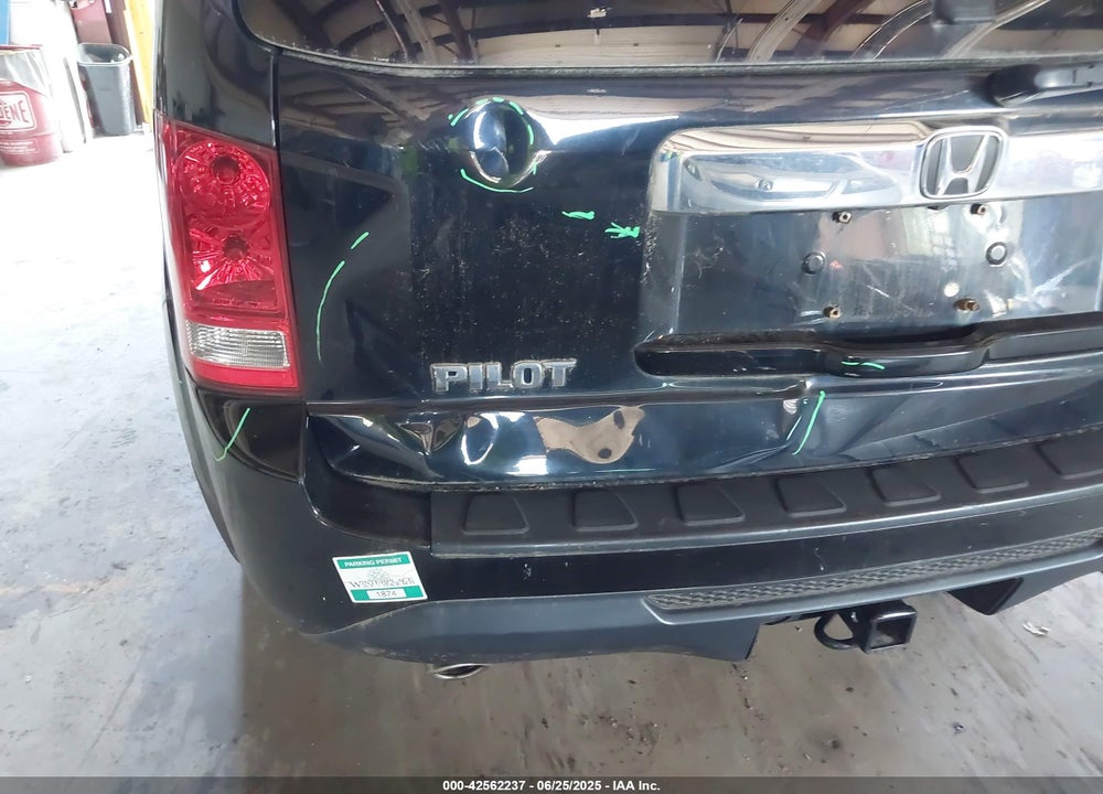 2015 HONDA PILOT EX-L VIN: 5FNYF4H61FB001752