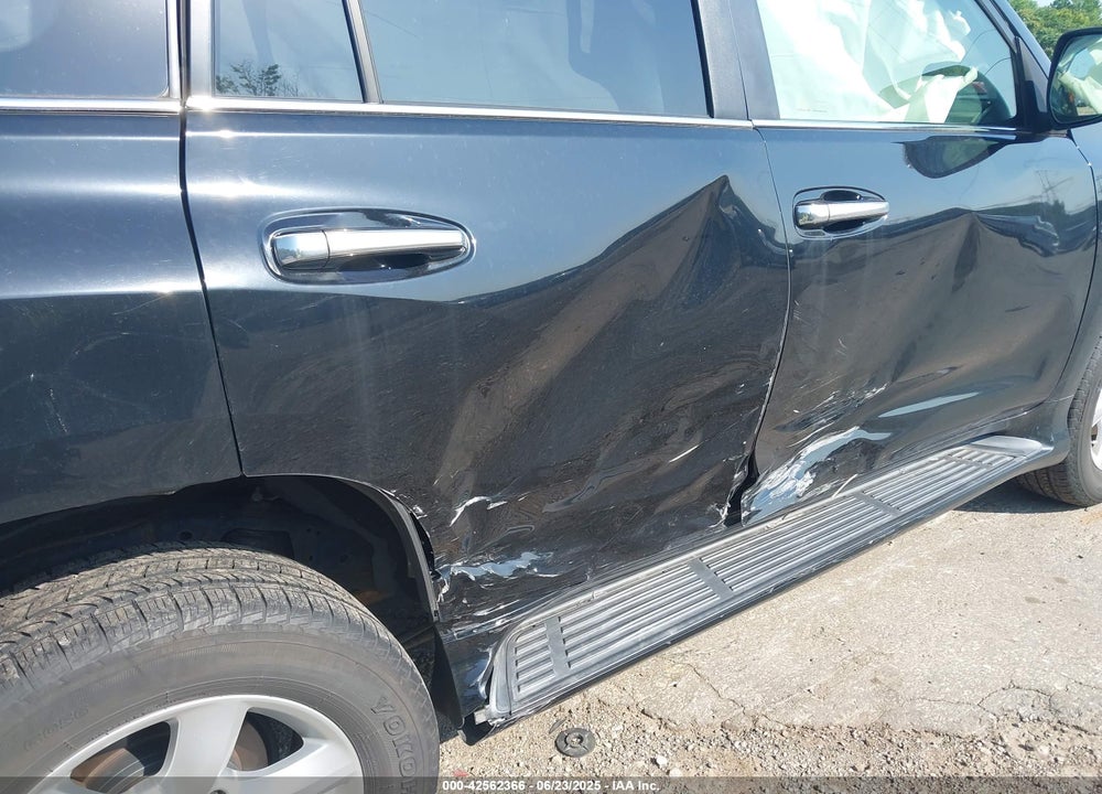 2011 LEXUS GX 460 VIN: JTJBM7FX9B5034970