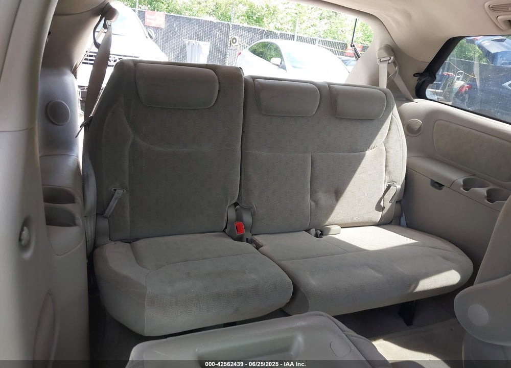 2005 TOYOTA SIENNA XLE VIN: 5TDZA22C65S289185