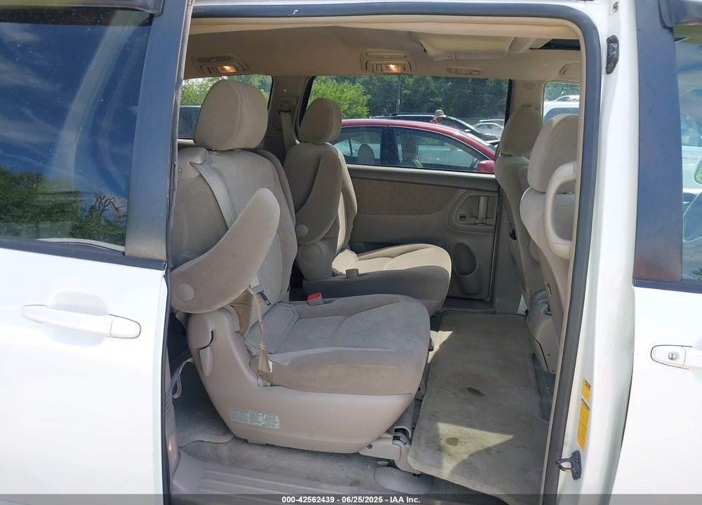 2005 TOYOTA SIENNA XLE VIN: 5TDZA22C65S289185