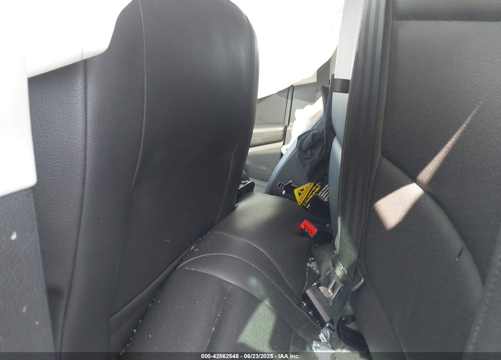 2017 VOLKSWAGEN TIGUAN VIN: WVGSV7AX8HK028638