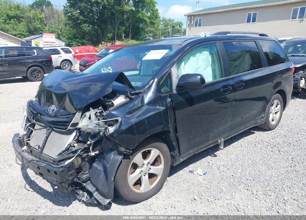2017 TOYOTA SIENNA LE 8 PASSENGER VIN: 5TDKZ3DC6HS835498