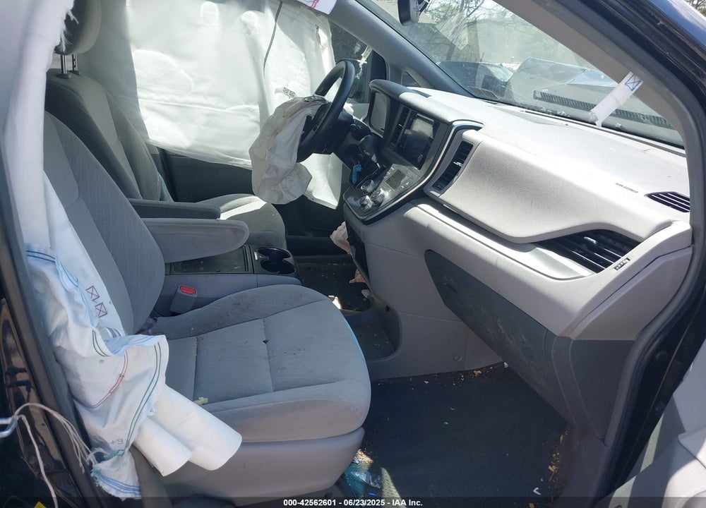 2017 TOYOTA SIENNA LE 8 PASSENGER VIN: 5TDKZ3DC6HS835498