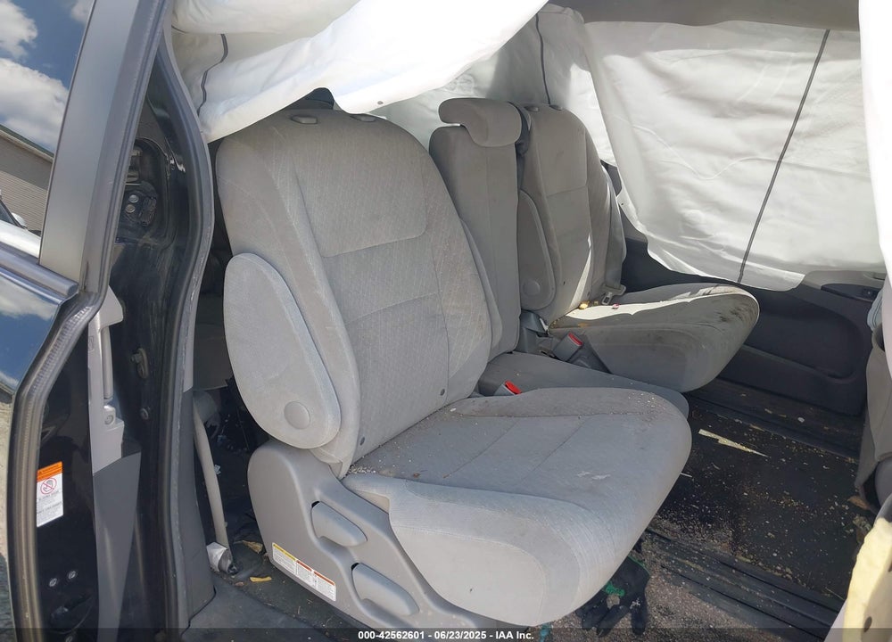 2017 TOYOTA SIENNA LE 8 PASSENGER VIN: 5TDKZ3DC6HS835498