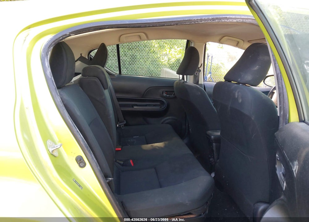 2015 TOYOTA PRIUS C TWO VIN: JTDKDTB38F1104969