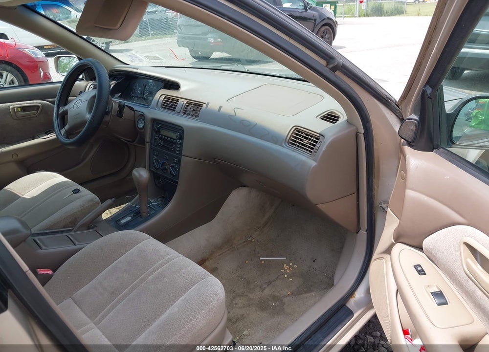 2001 TOYOTA CAMRY LE VIN: 4T1BG22K61U826274