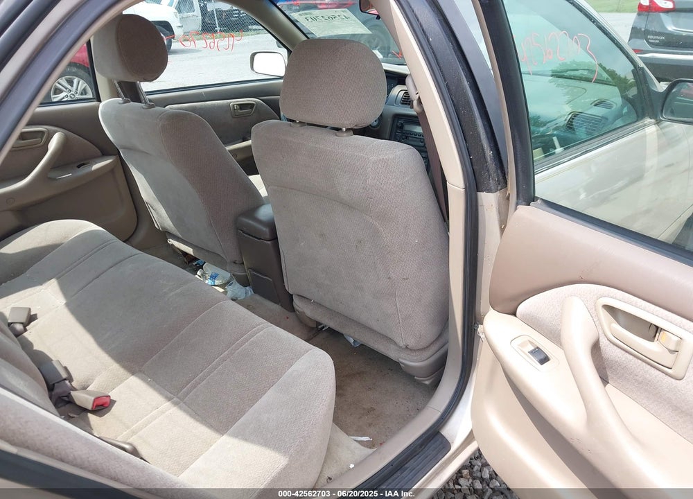 2001 TOYOTA CAMRY LE VIN: 4T1BG22K61U826274