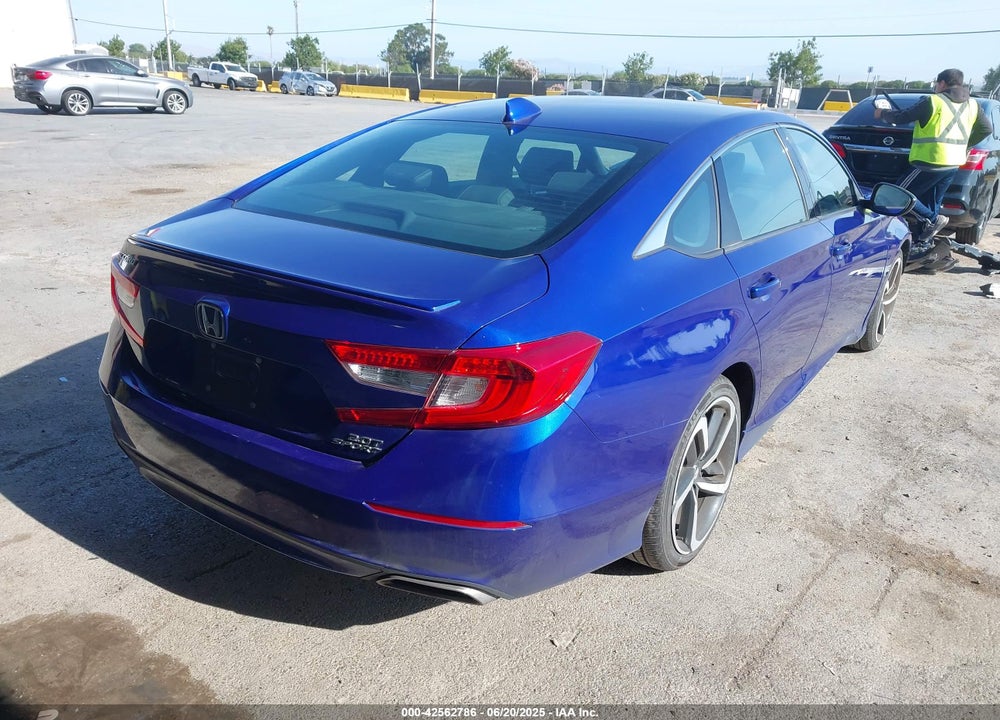 2018 HONDA ACCORD VIN: 1HGCV2F34JA051557