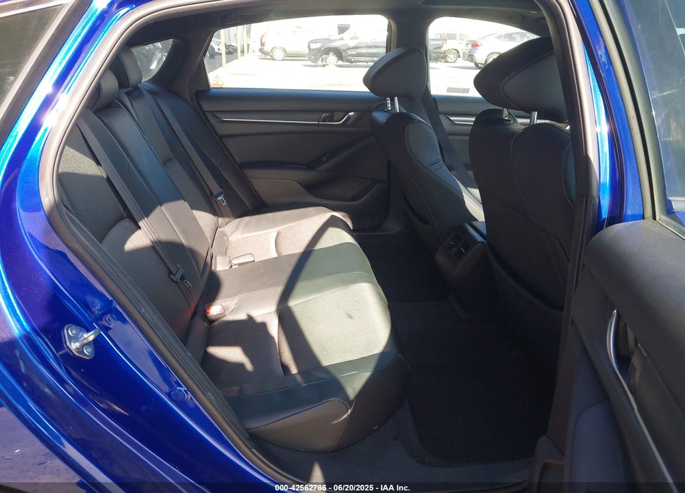2018 HONDA ACCORD VIN: 1HGCV2F34JA051557