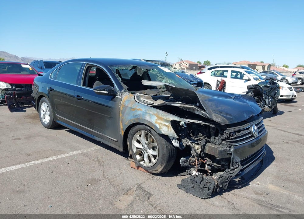 2016 VOLKSWAGEN PASSAT VIN: 1VWAT7A39GC061897