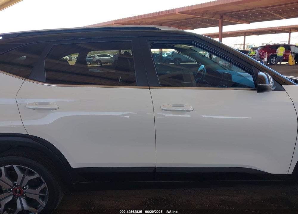 2021 KIA SELTOS VIN: KNDEUCA24M7092299
