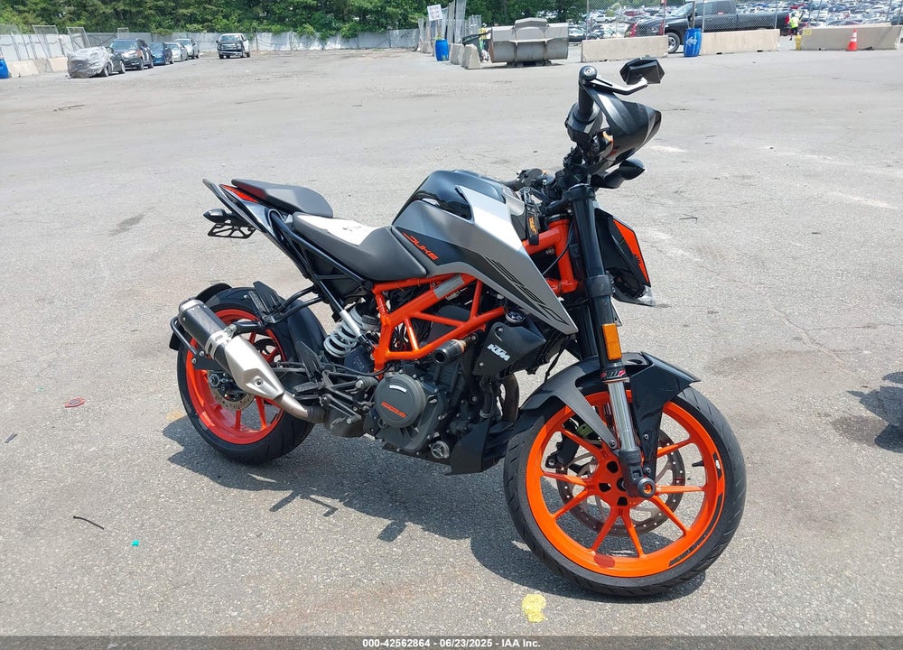 2022 KTM 390 DUKE VIN: MD2JPJ404NC233282
