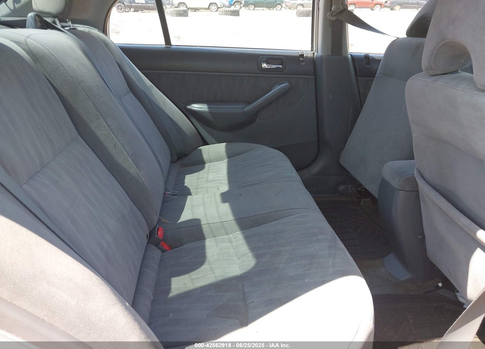 2005 HONDA CIVIC LX VIN: 2HGES16565H618937