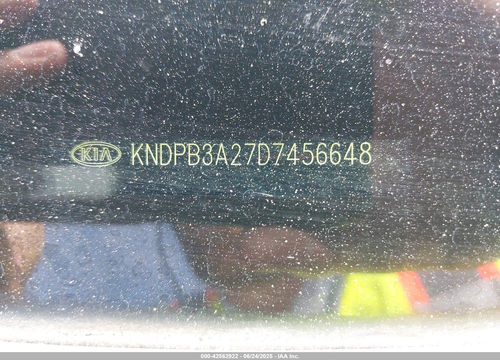 2013 KIA SPORTAGE VIN: KNDPB3A27D7456648