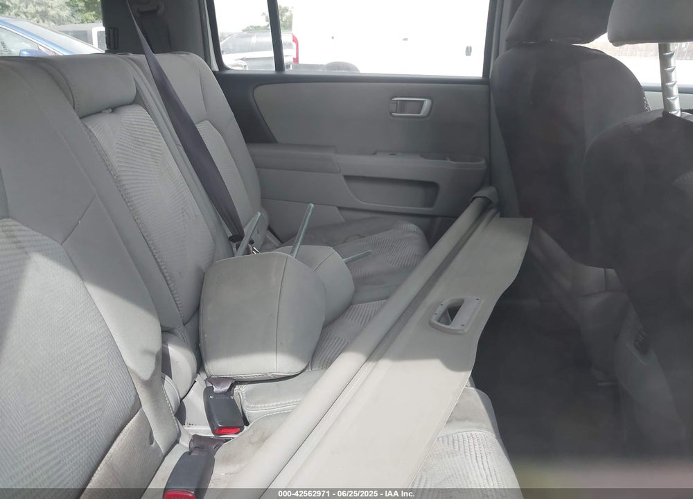 2013 HONDA PILOT LX VIN: 5FNYF4H29DB028983