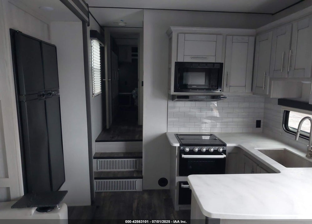 2021 KEYSTONE IMPACT IP415 VIN: 4YDF4153XMF815698