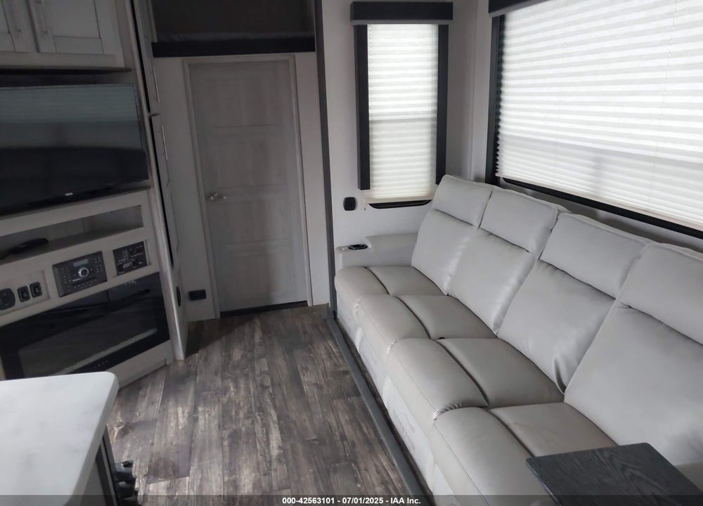 2021 KEYSTONE IMPACT IP415 VIN: 4YDF4153XMF815698