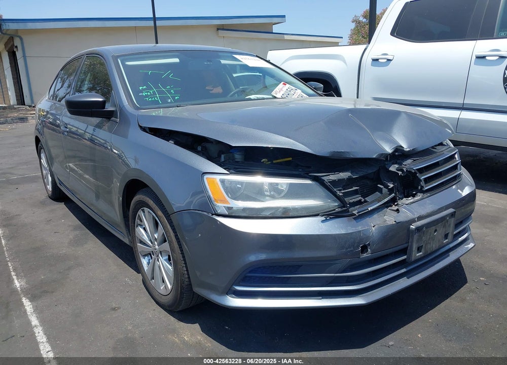 2016 VOLKSWAGEN JETTA VIN: 3VW267AJ2GM375562